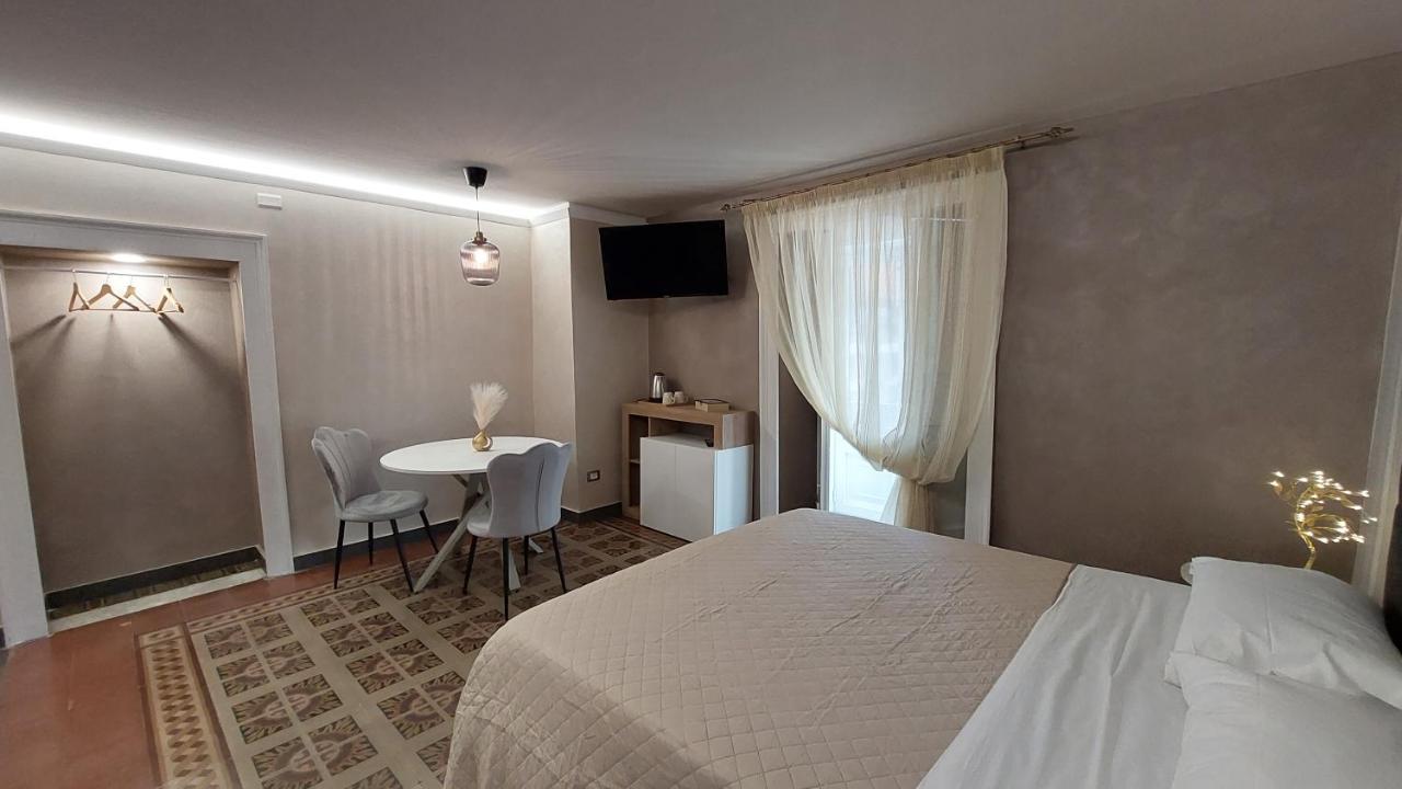 I 3 Principi, Garibaldi Suites Катанія Екстер'єр фото